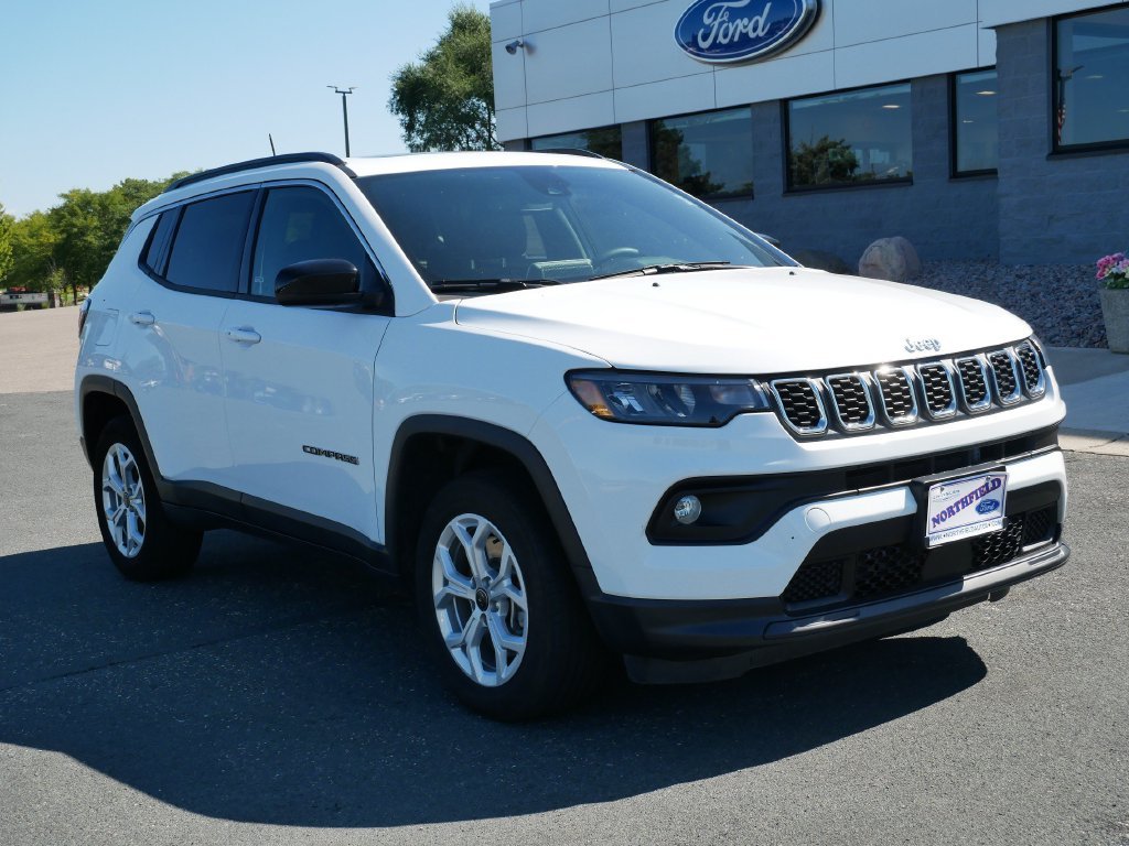 Used 2025 Jeep Compass Latitude with VIN 3C4NJDBNXST548550 for sale in Northfield, Minnesota