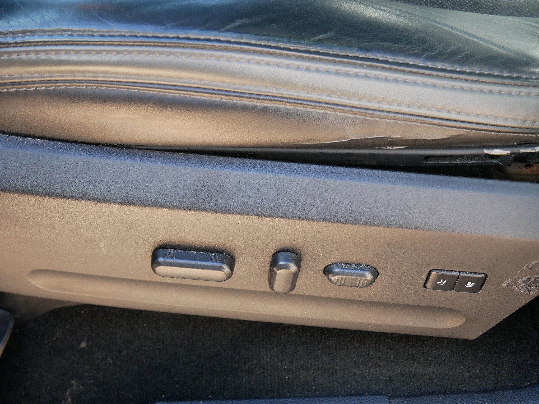 Used 2017 Silver Ford Platinum image 17