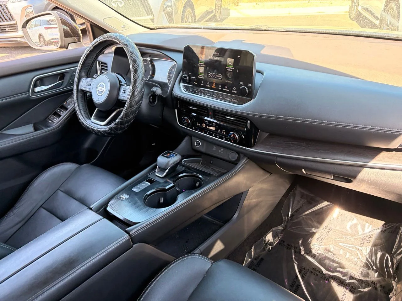 Used 2021 Super Black Nissan SL image 12