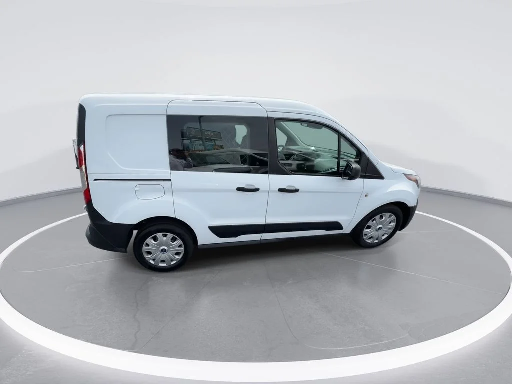 Used 2020 White Ford XL image 9