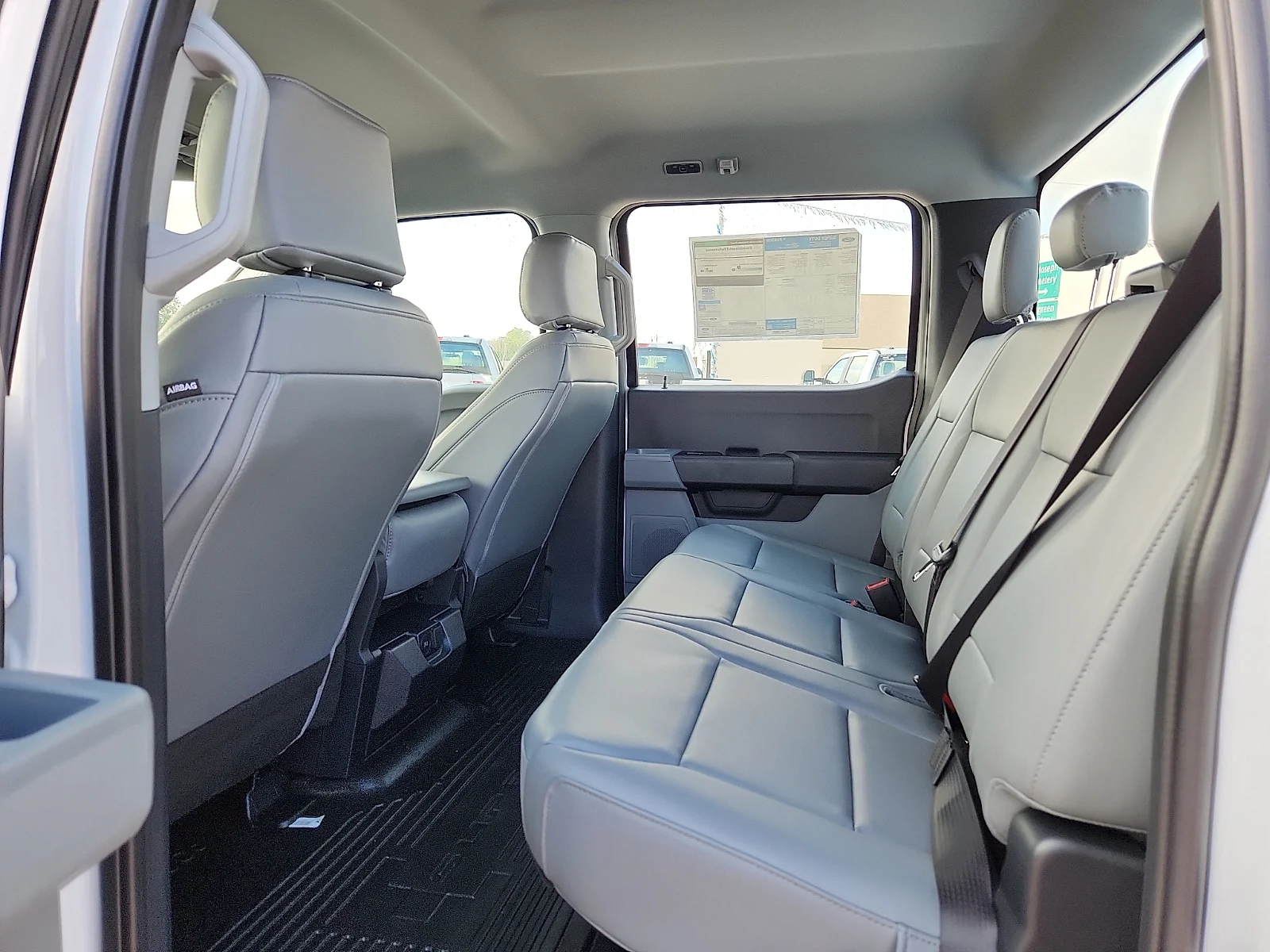 New 2026 Oxford White Ford XL image 18