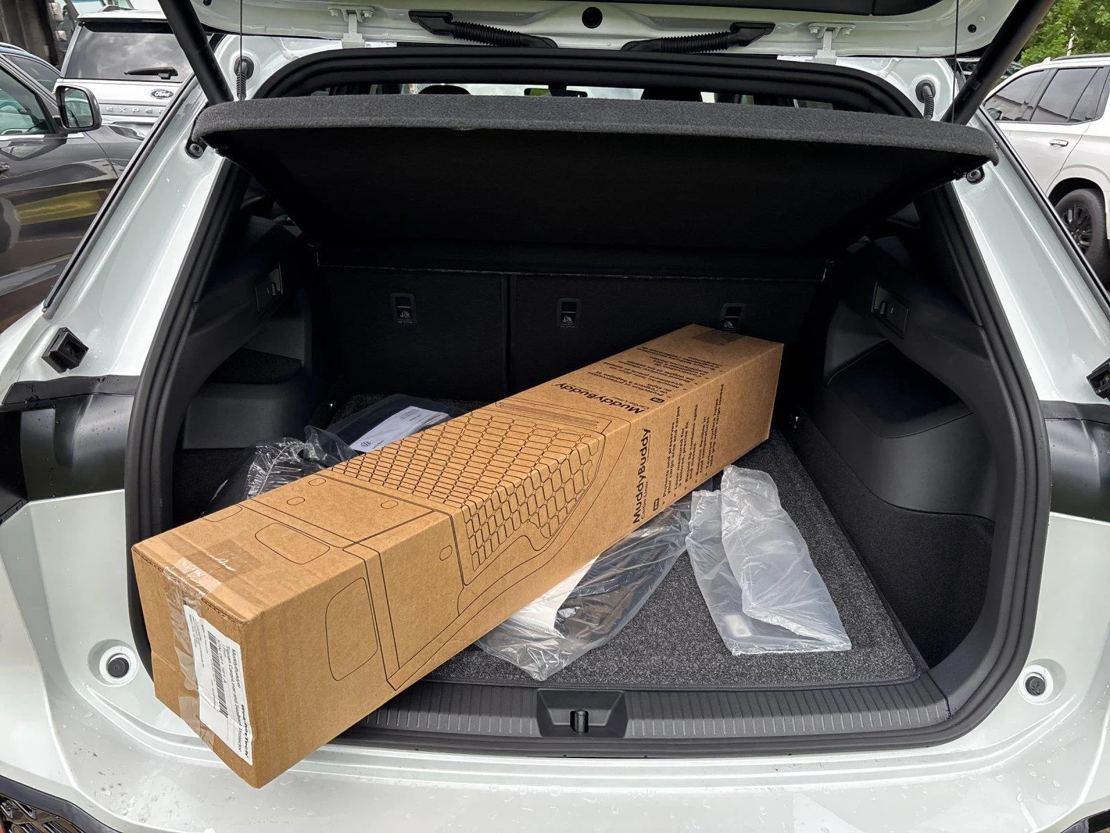 New 2026 opal white with deep black roof Volkswagen SE R-Line Black image 35