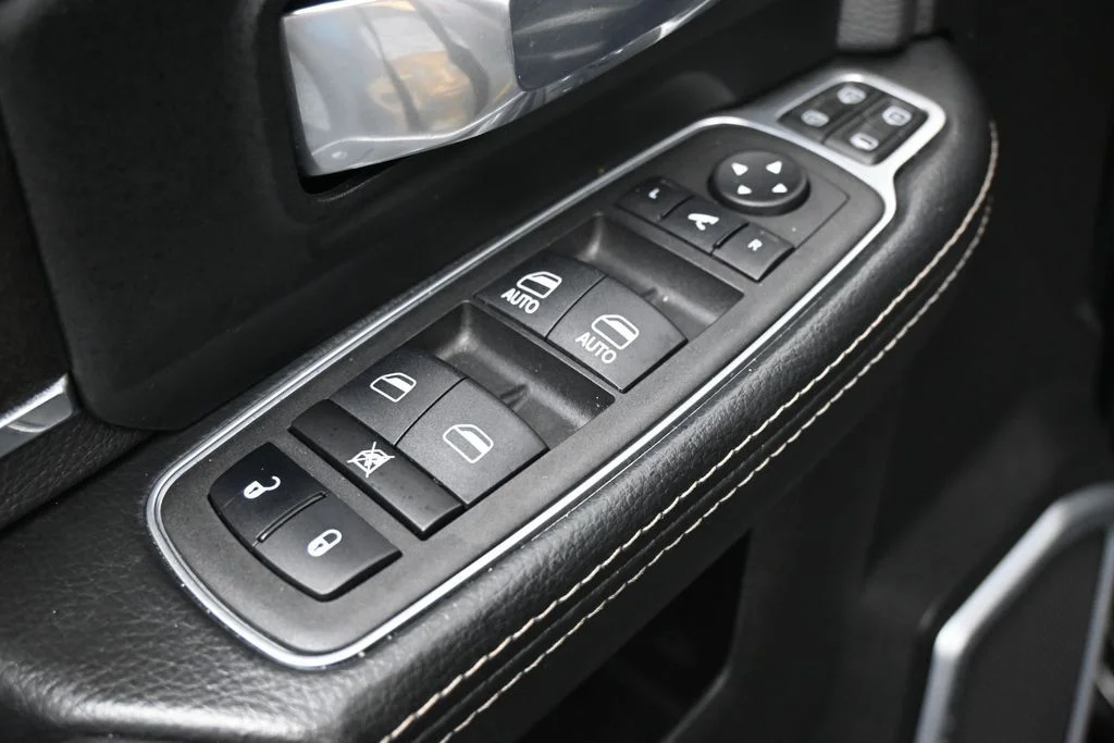 Used 2024 Diamond Black Crystal Pearlcoat Ram Laramie image 14