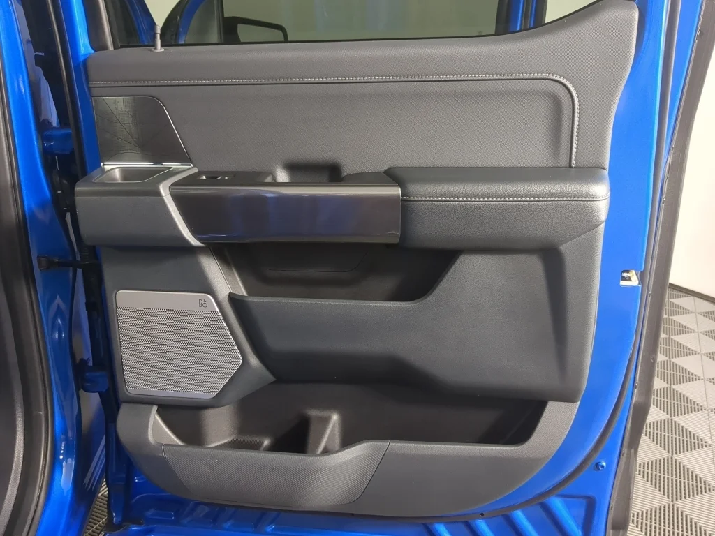 Used 2021 Velocity Blue Metallic Ford XLT image 22