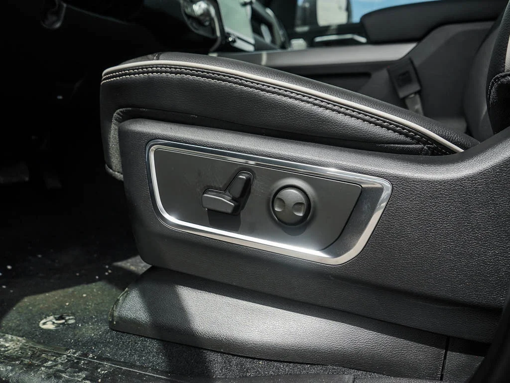 New 2026 Forged Blue Metallic RAM LARAMIE image 18