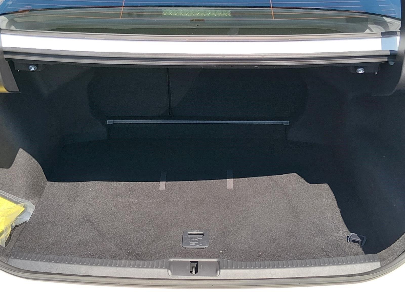 Used 2026 Oxygen White Toyota XLE image 21