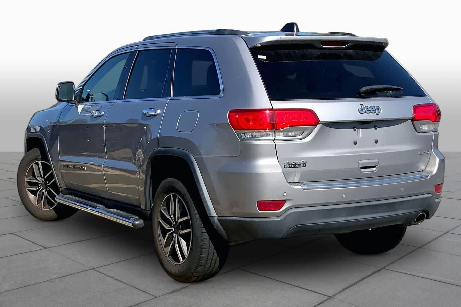 Used 2019 Billet Silver Metallic Clear Coat Jeep Limited image 12