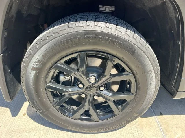 Used 2025 Red Jeep Altitude X image 9