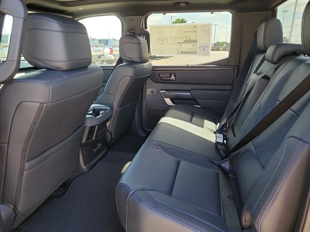 New 2026 Wind Chill Pear Toyota Platinum image 6