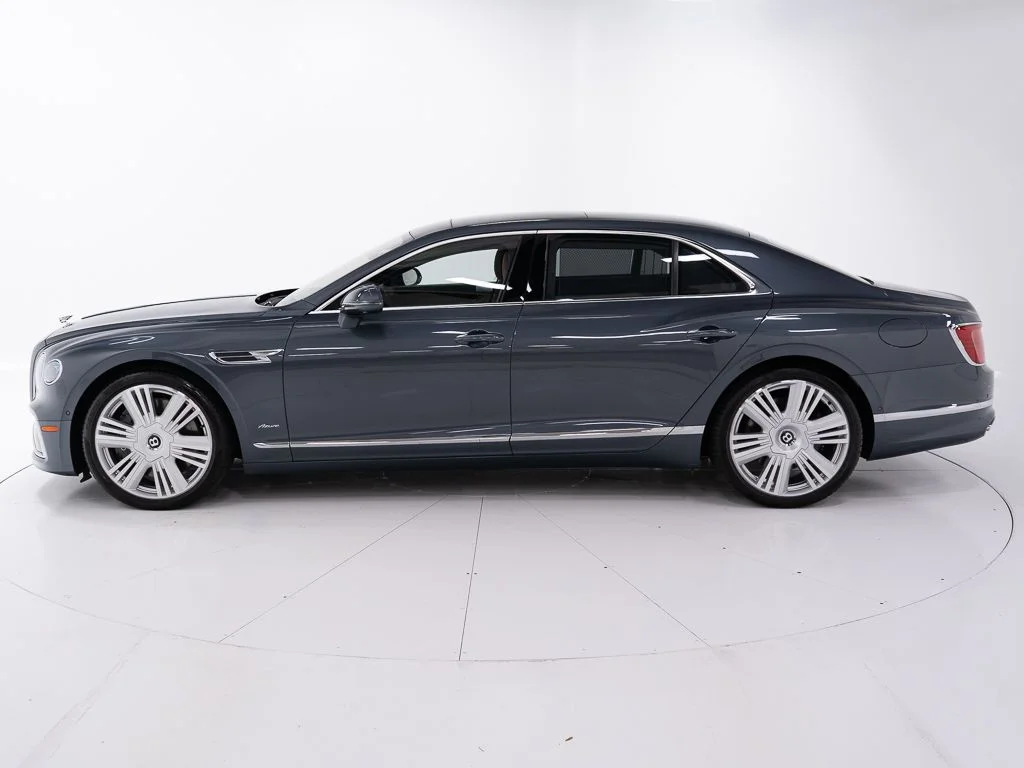 Certified Used 2026 Thunder Bentley Azure image 2