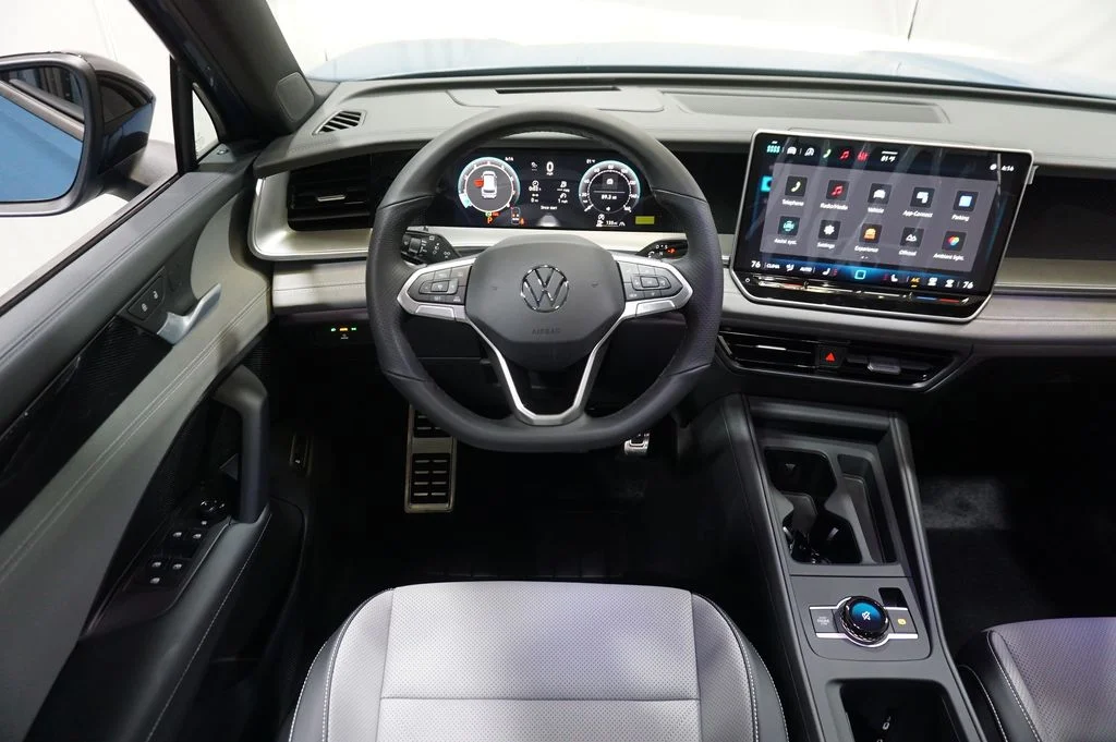 New 2026  Volkswagen 2.0T SE R-Line Black image 12