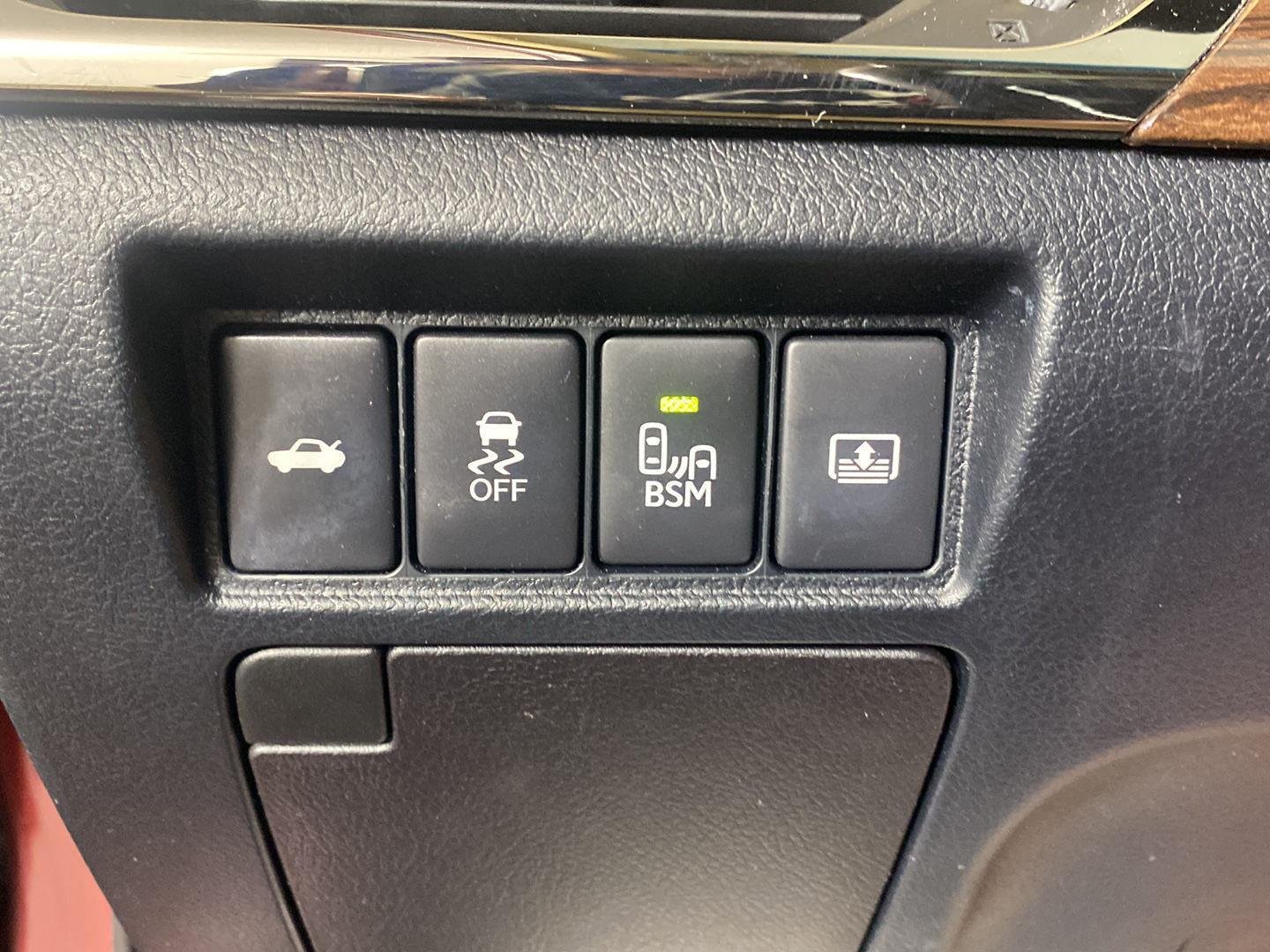 Used 2015 Mica Toyota Limited image 14