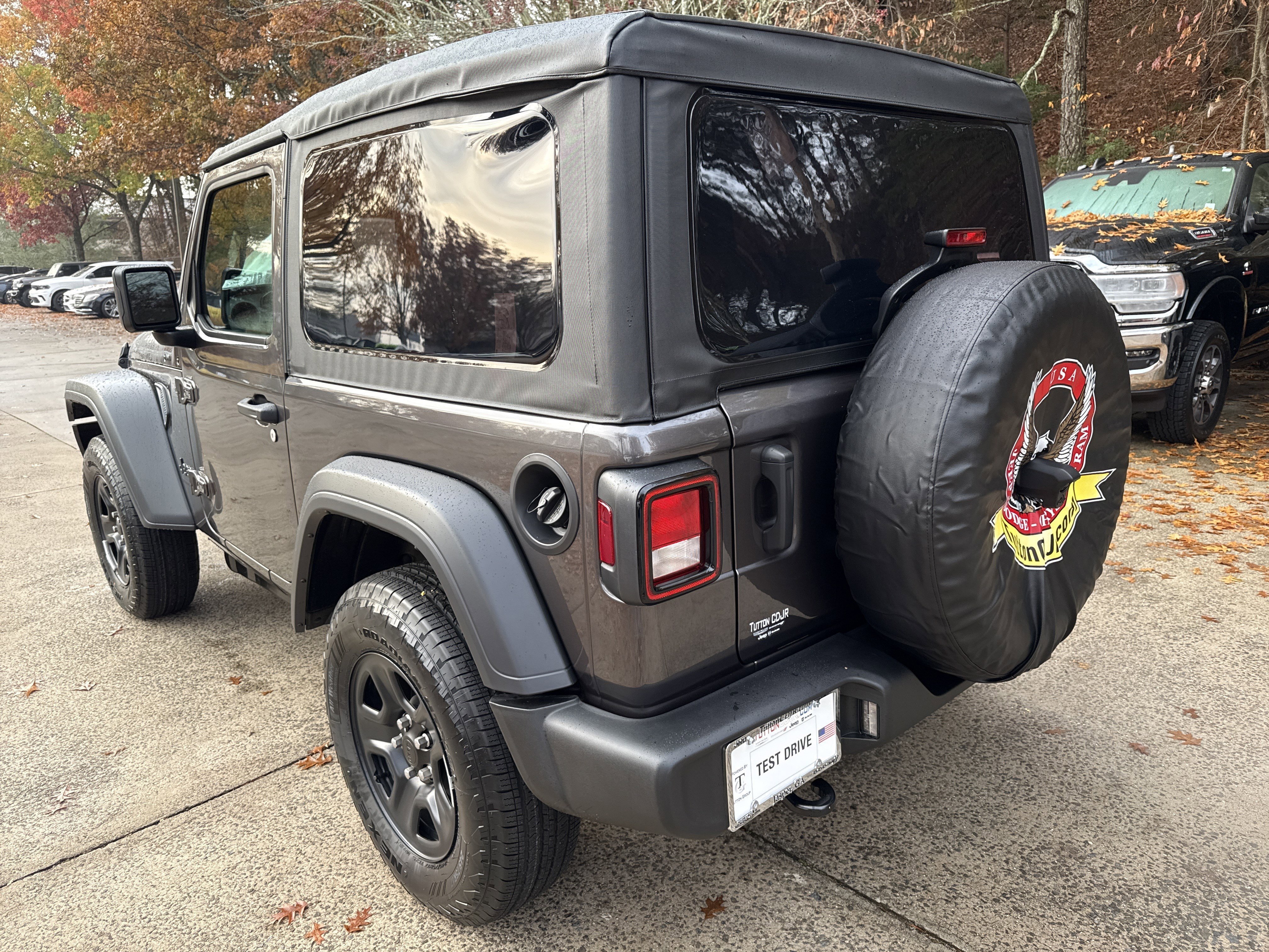 New 2026 Granite Crystal Metallic Clearcoat Jeep Sport image 5