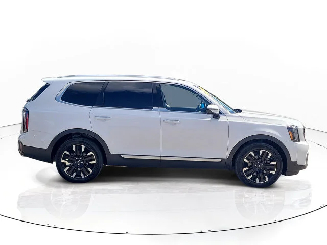 Certified Used 2023 White Kia SX-Prestige image 4
