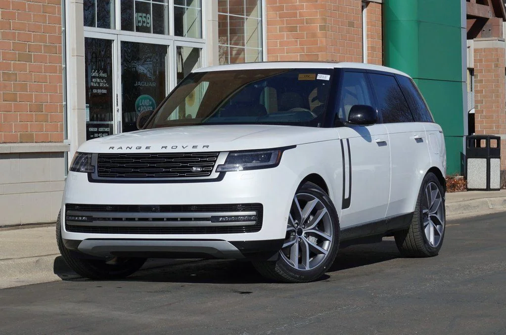 2026 Land Rover Range Rover 3.0 PHEV SE SWB's photo
