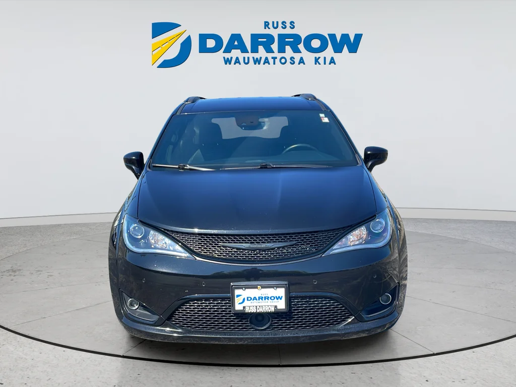 Used 2020 Black Chrysler Touring L image 8