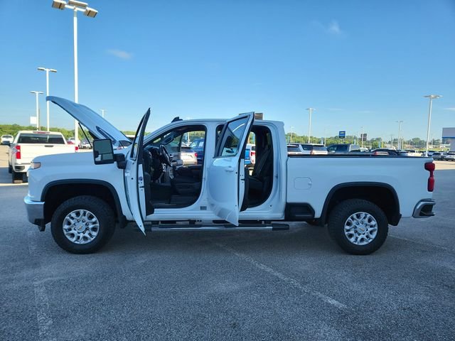 Used 2023 White Chevrolet LT image 15