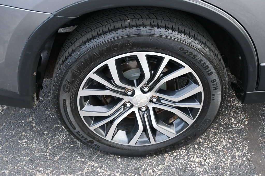 Certified Used 2018 Silver Mitsubishi ES image 15