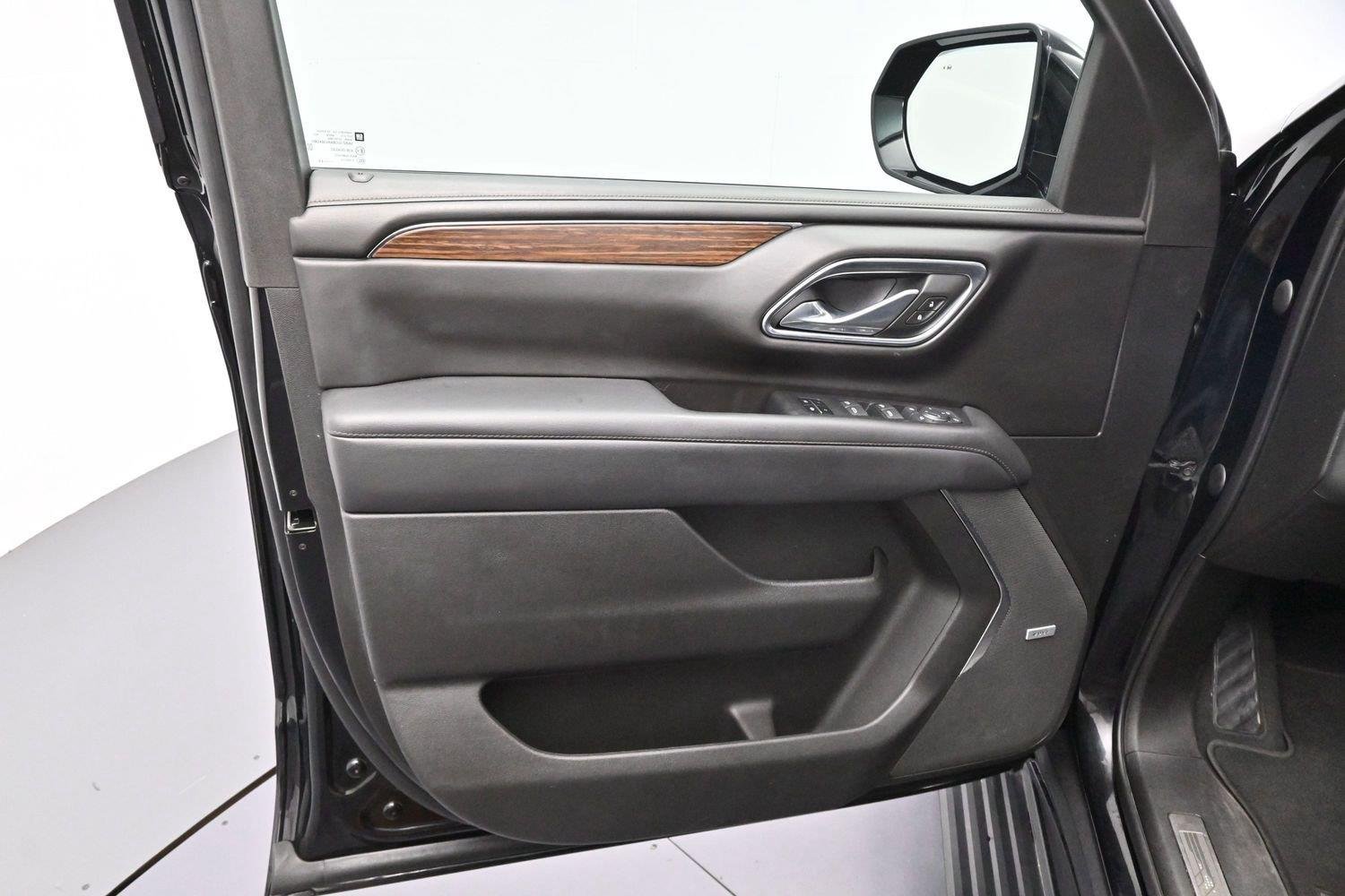 Used 2023 Black Chevrolet High Country image 9