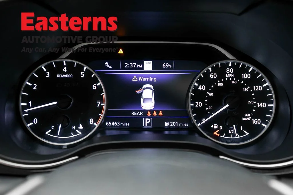 Used 2023 White Nissan SR image 20