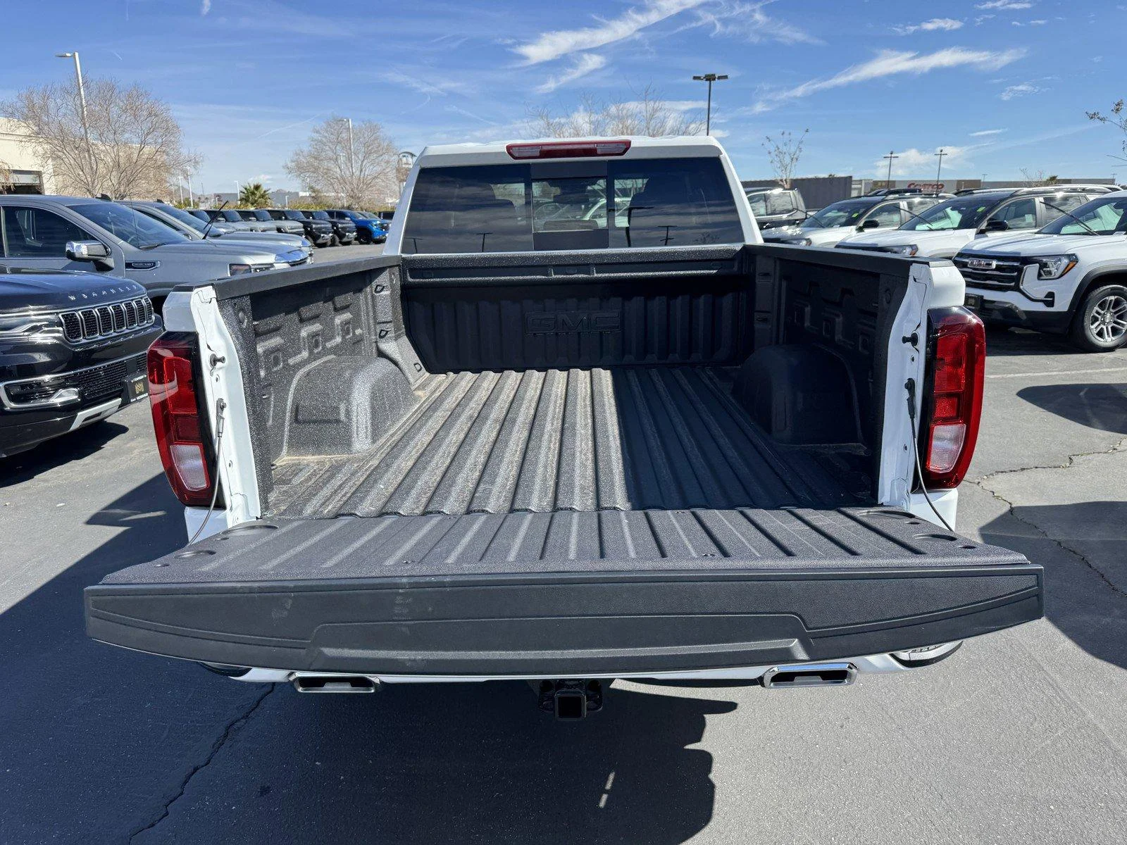 New 2025 Summit White GMC Elevation image 11