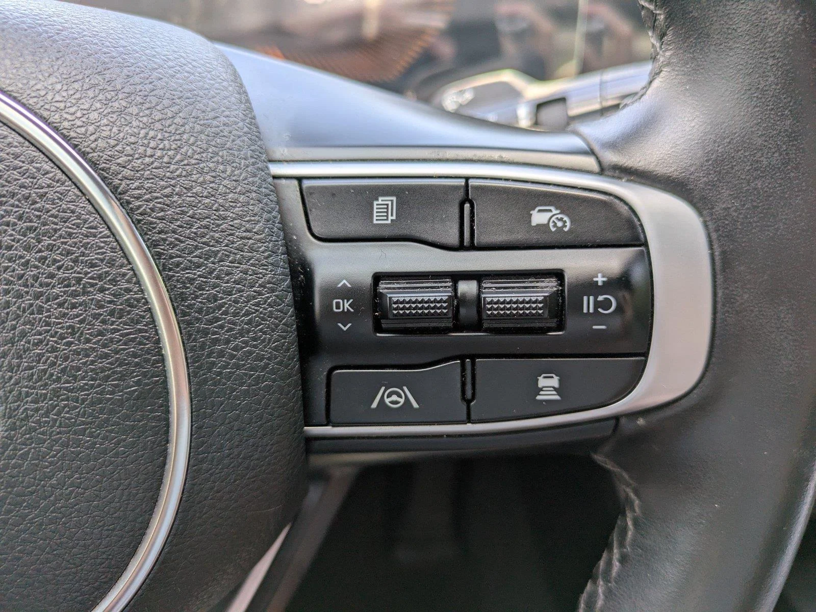 Used 2025 Yacht Blue Kia GT-Line image 26