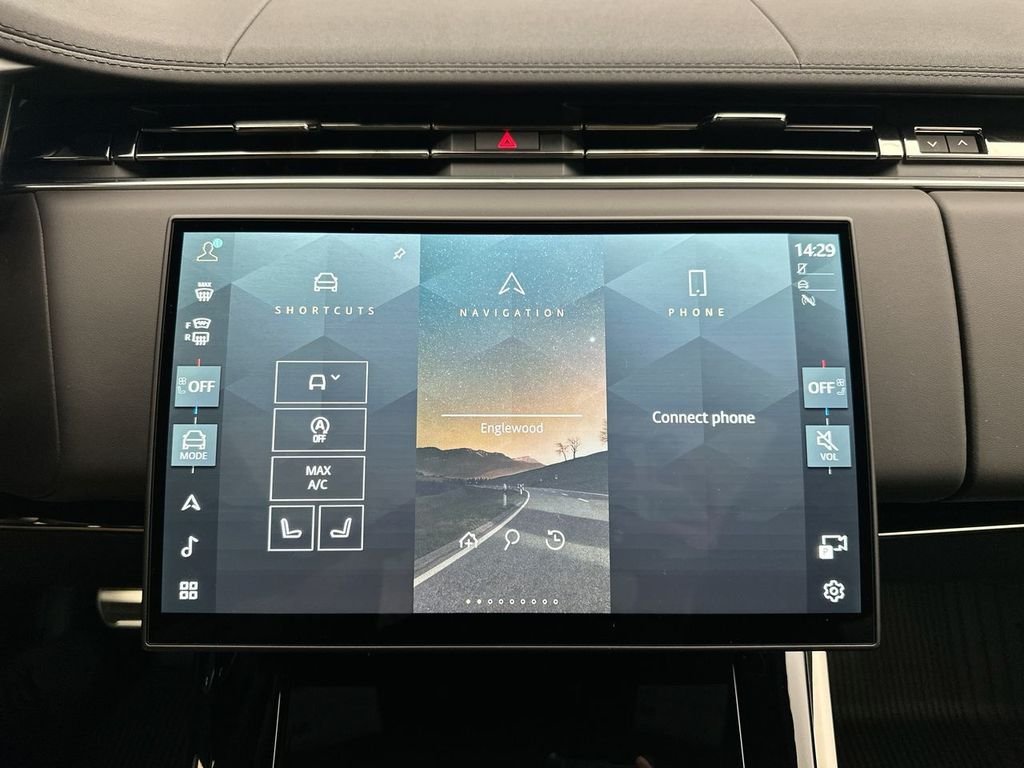 New 2026 Fuji White Land Rover Dynamic SE image 13