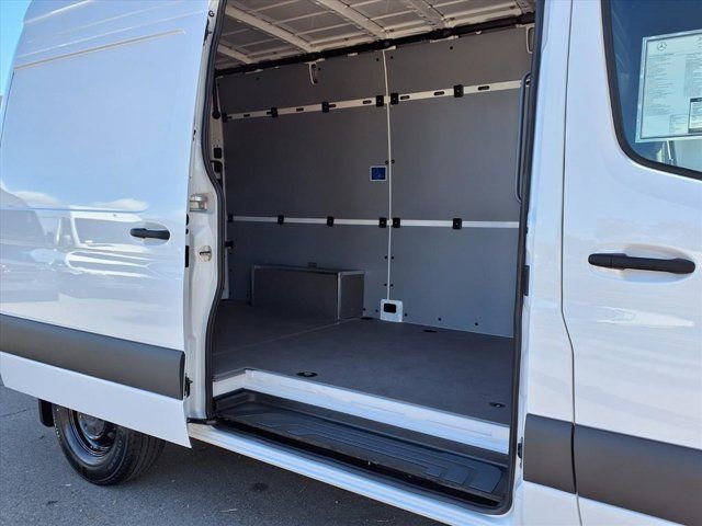 New 2026 Arctic White Mercedes-Benz Cargo 144 WB image 24