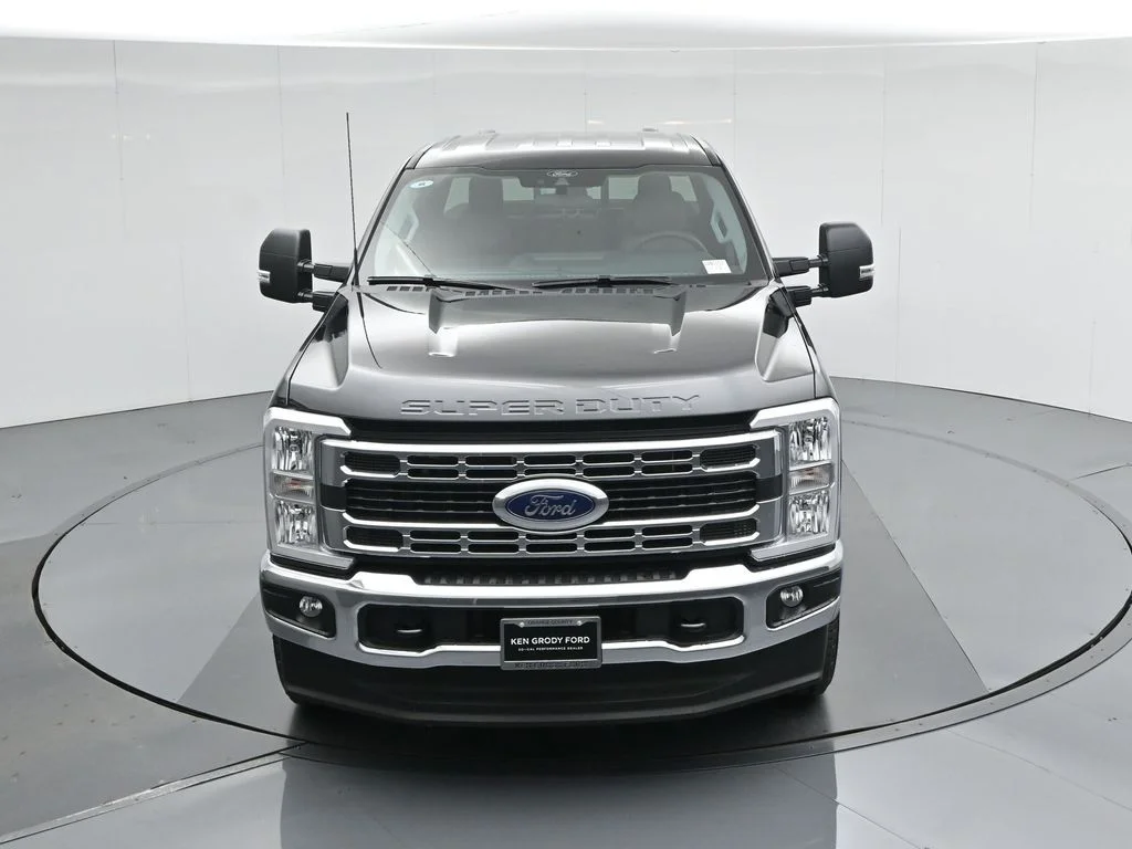 New 2026 Agate Black Metallic Ford XLT image 36