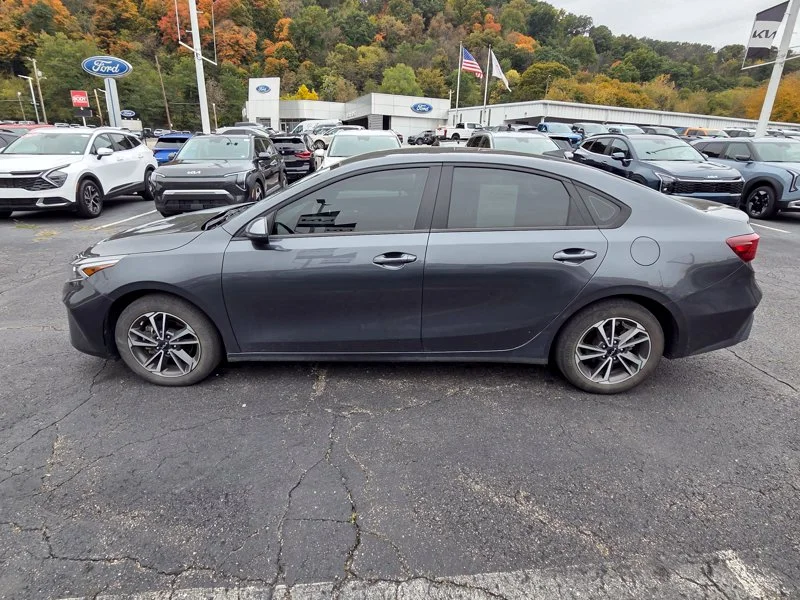 Used 2023 Gray Kia LXS image 4