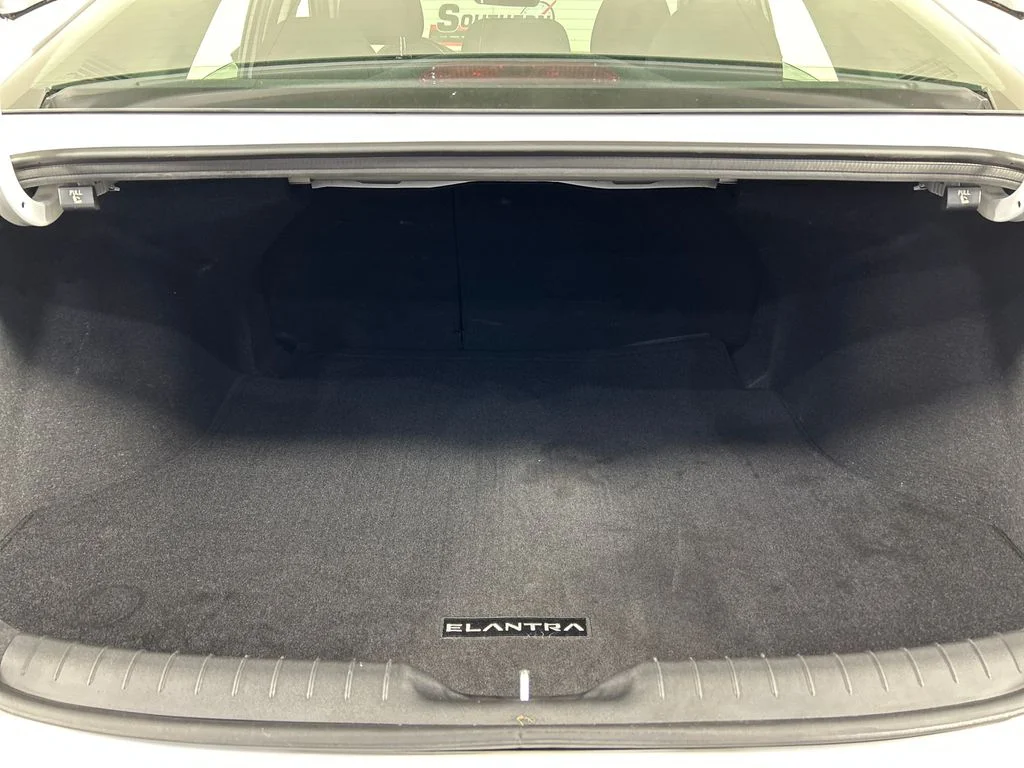 Used 2024 White Hyundai SEL image 20