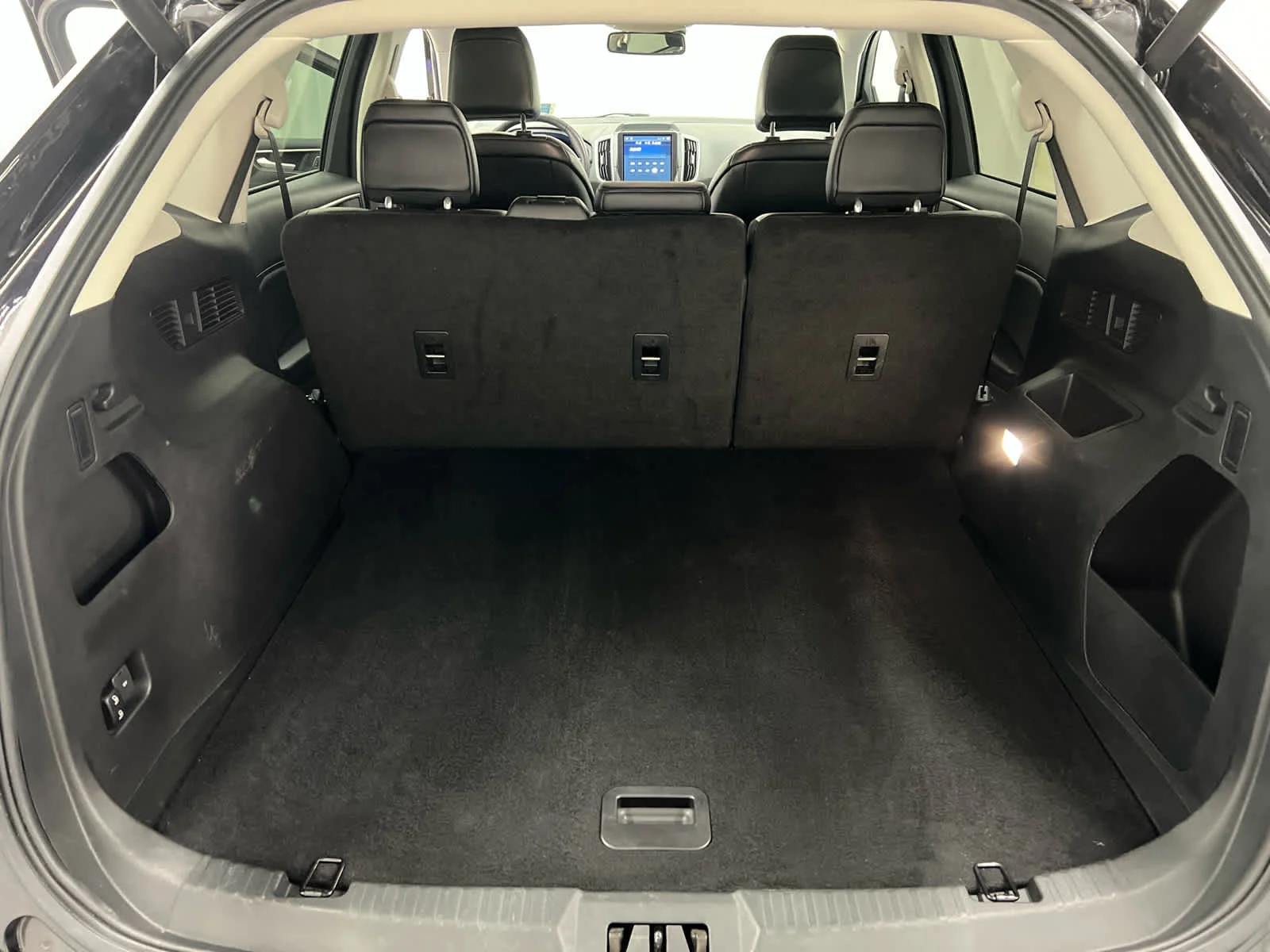 Used 2023 Agate Black Metallic Ford SEL image 26