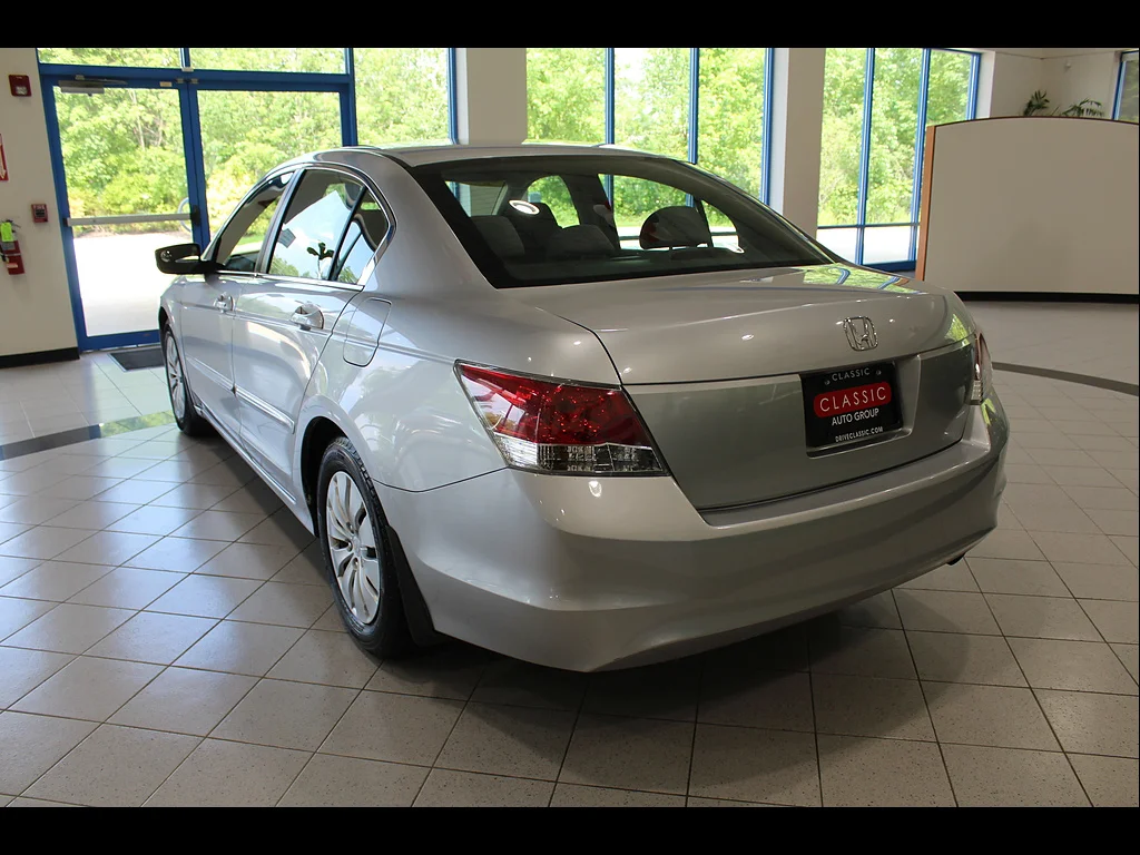 Used 2008 Alabaster Silver Metallic Honda LX image 7