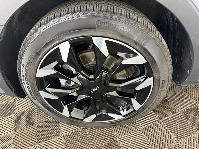 Used 2025 Silver Kia SX image 30