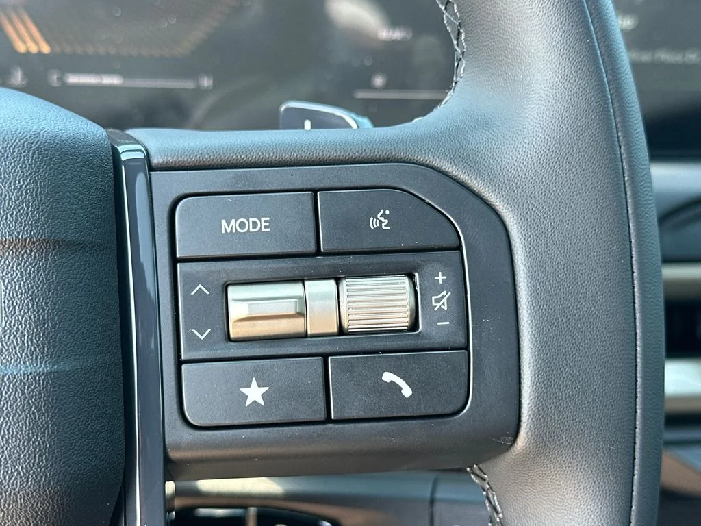 New 2027 White Kia S image 28