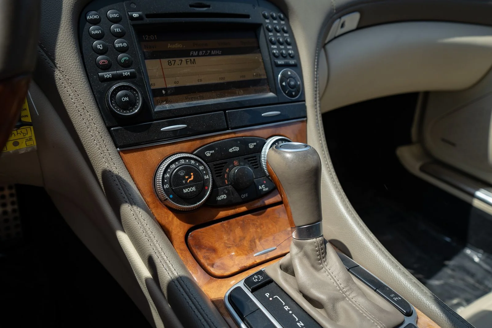 Used 2009 Black Mercedes-Benz SL 550 image 20