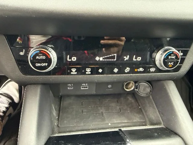 Used 2024 White Diamond Mitsubishi SE image 13
