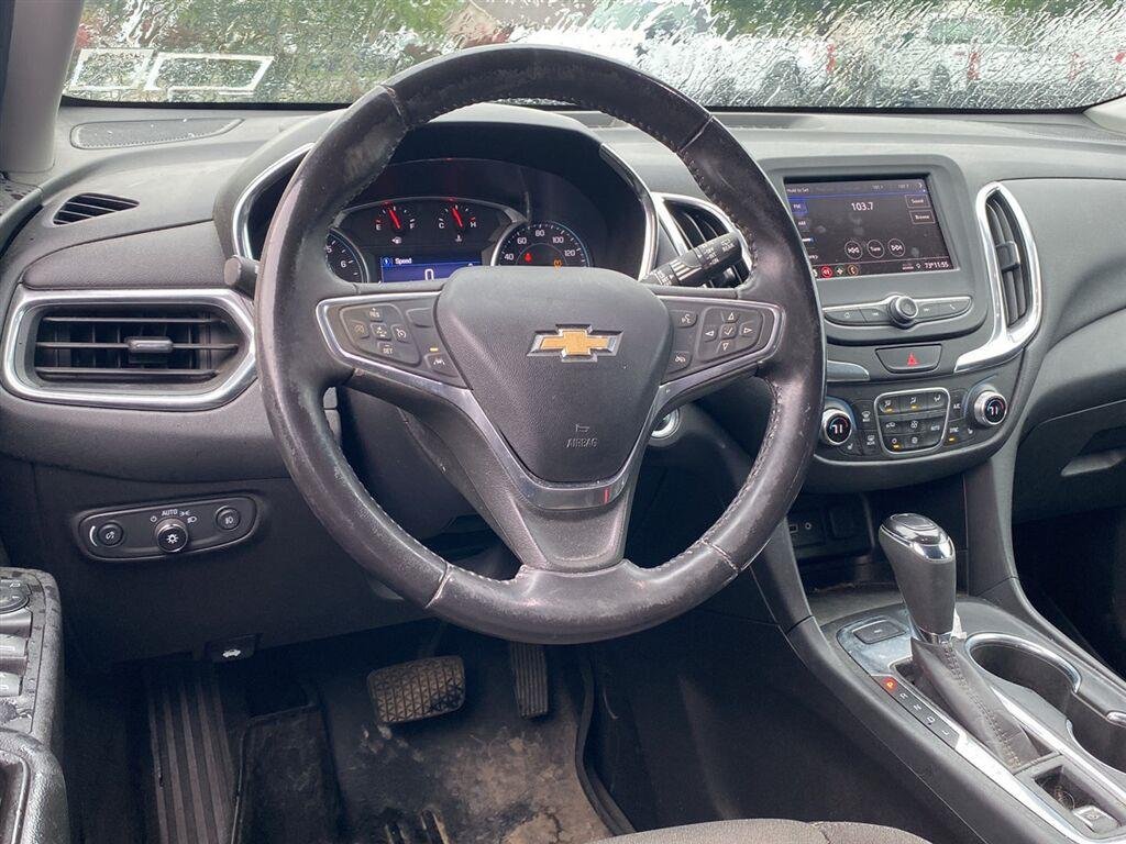Used 2020 Silver Ice Metallic Chevrolet LT image 3