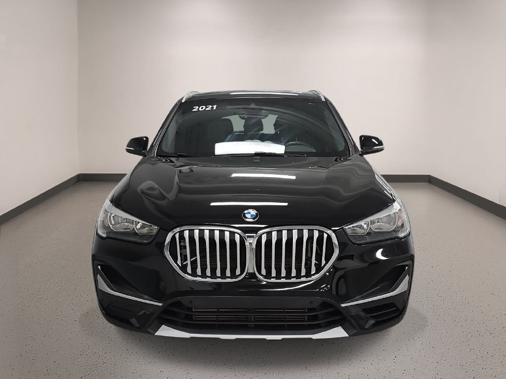 Used 2021 Jet Black BMW sDrive28i image 9