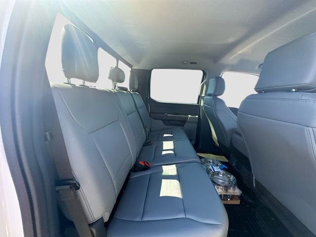 2025 Ford F-350 Super Duty Chassis Cab XL - Photo 26