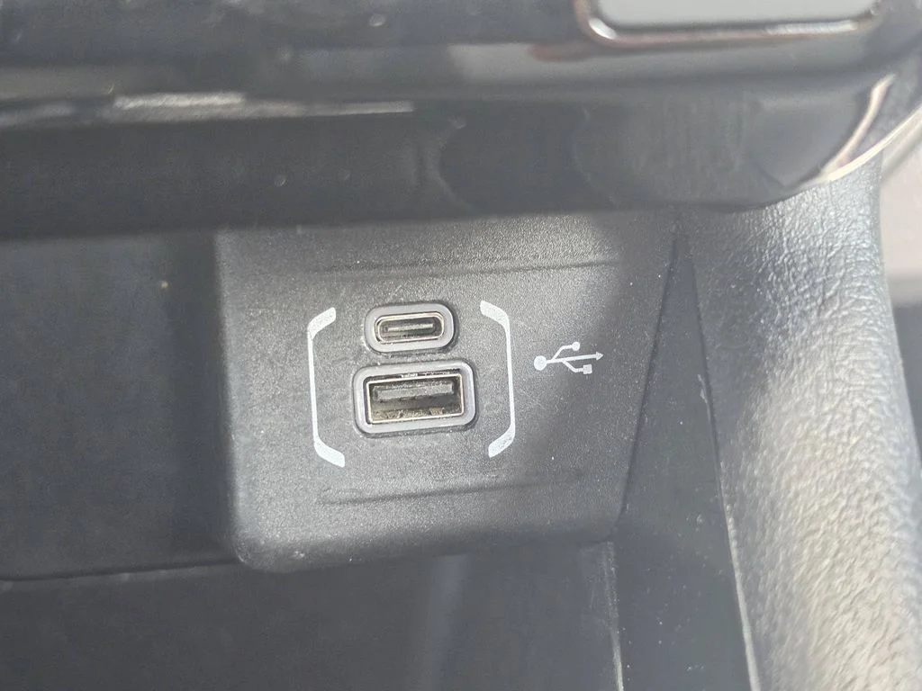 Used 2024 Gray Jeep Limited image 22