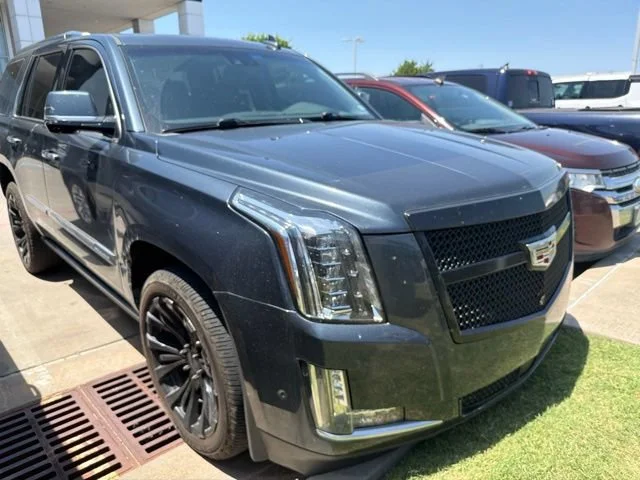 Used 2020 SHADOW METALLIC Cadillac Premium Luxury image 2