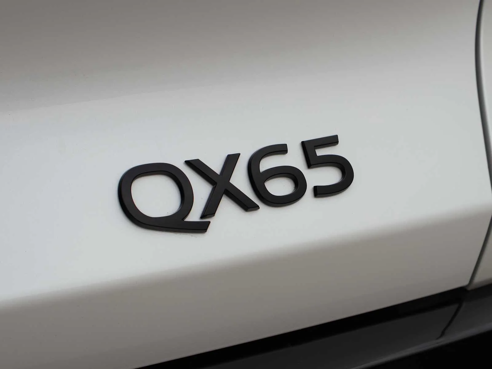 New 2027 2T RAD WHT INFINITI Autograph AWD image 10