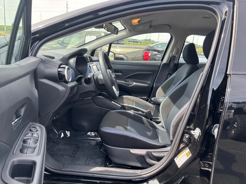 Used 2025 Super Black Nissan SV image 9