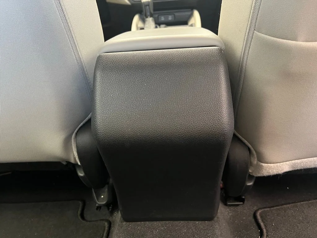 Used 2023 White Honda EX image 9