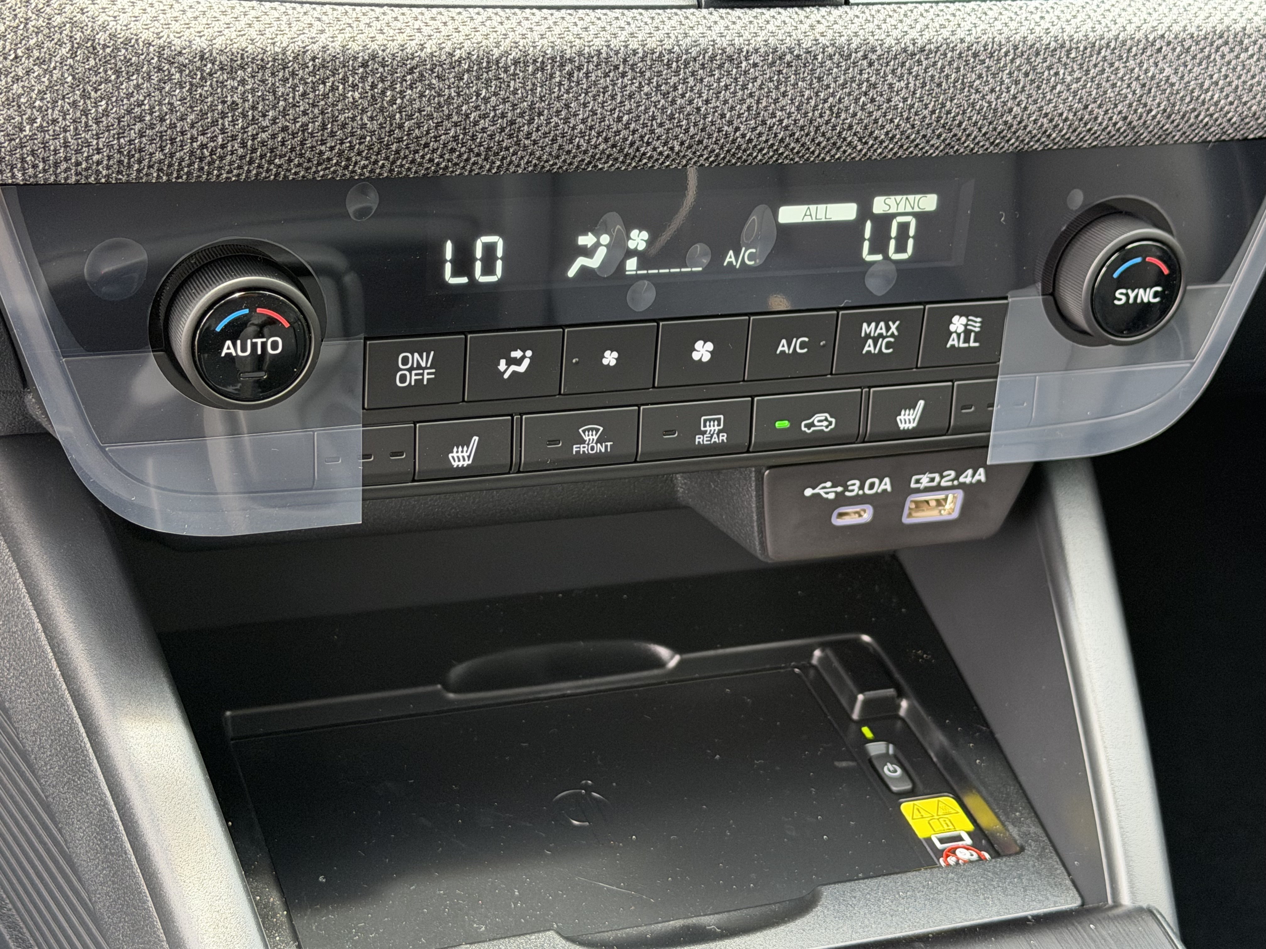 New 2026 CRYSTAL WHITE PEARL Subaru Premium image 28
