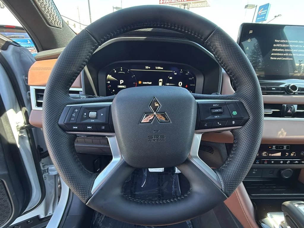 New 2026 White Diamond Mitsubishi SEL image 16