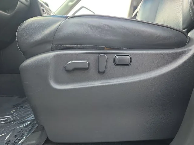 Used 2017 Gray INFINITI Base image 31