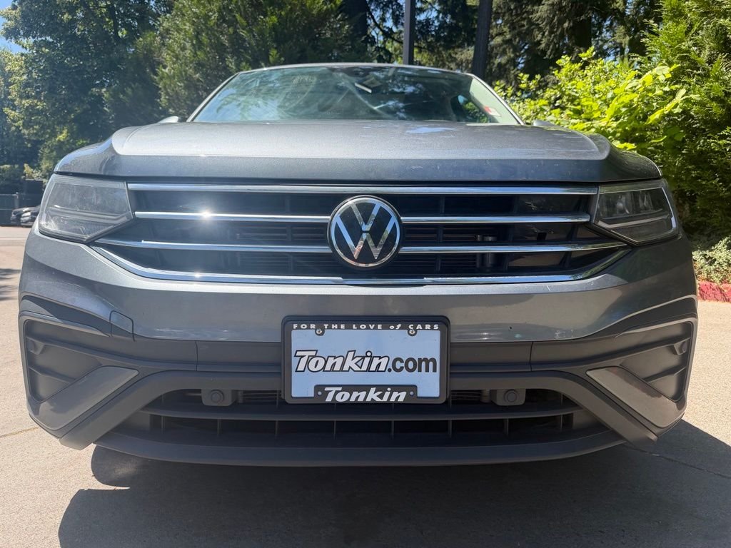 Used 2024 Platinum Gray Metallic Volkswagen 2.0T SE image 8