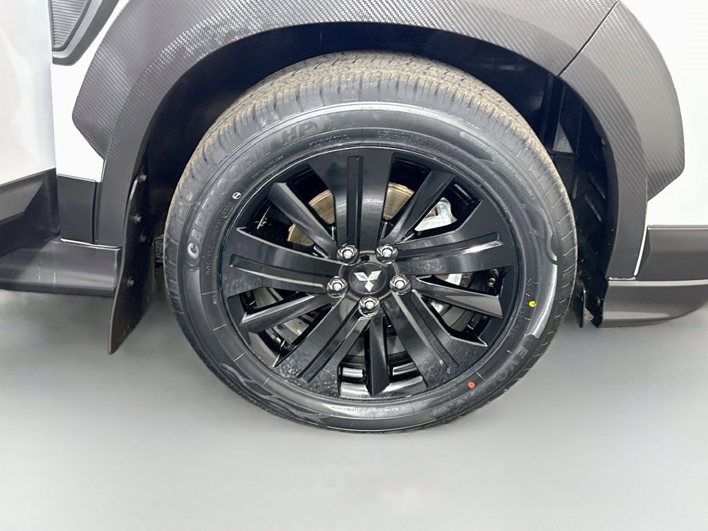 Used 2024 White Diamond Mitsubishi 2.0 Trail Edition image 27